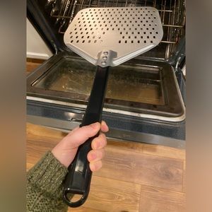 No More Need to Bend Down!! Prezito Scooper for Ovens & Grills